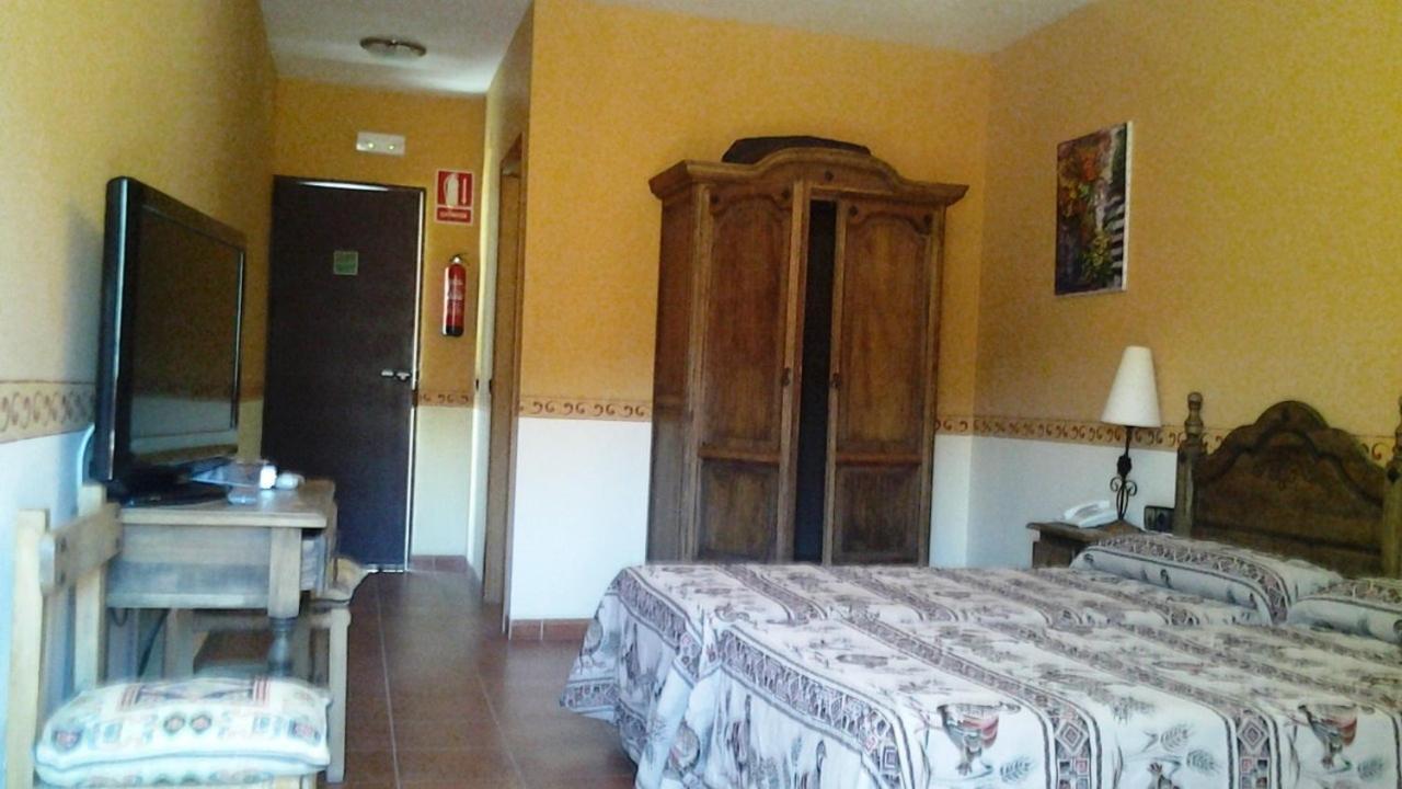 Alojamiento Rural La Caseria De Piedra Restaurante Jaen Exterior photo